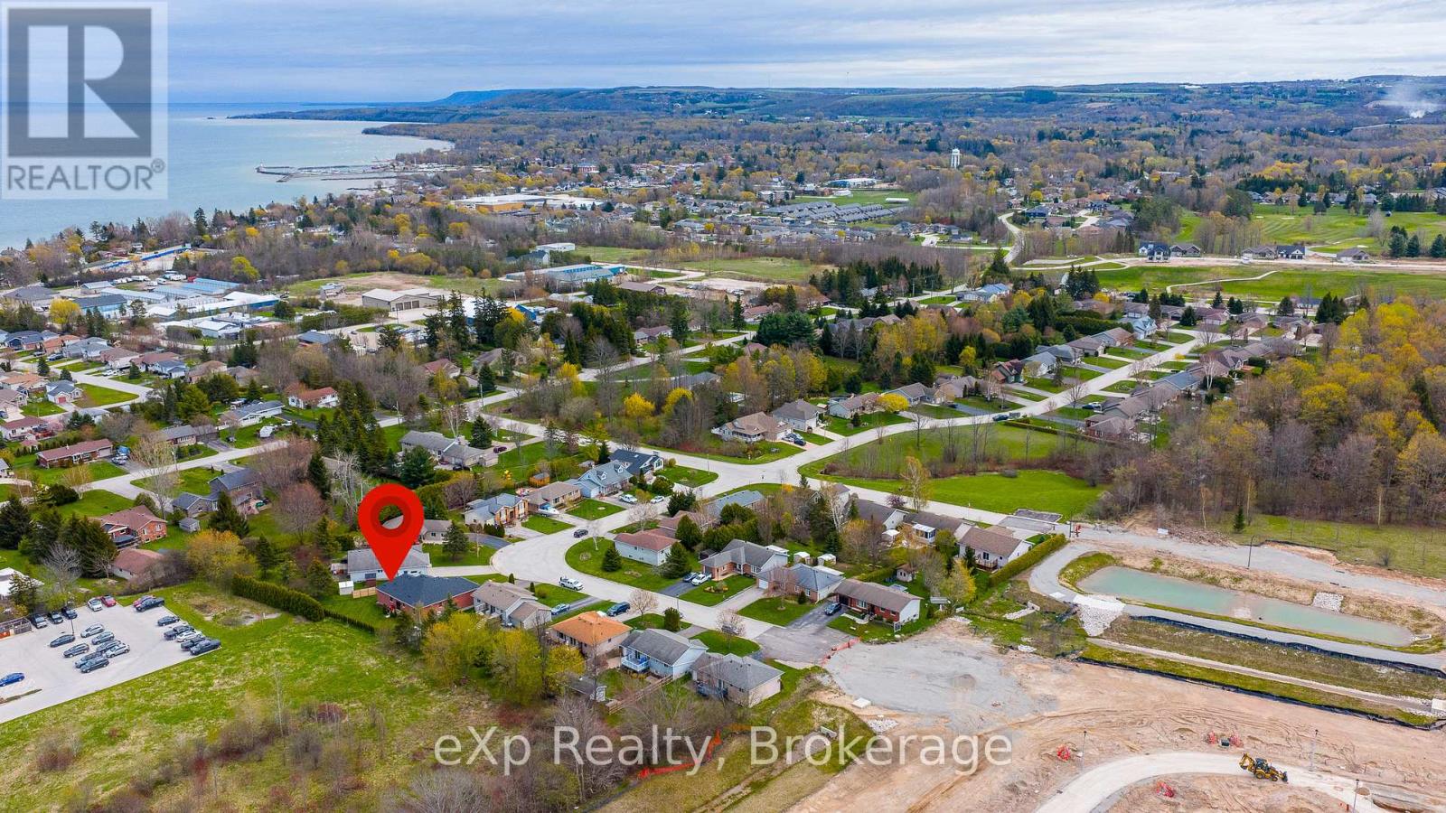 43 COUNTRY CRESCENT - 32