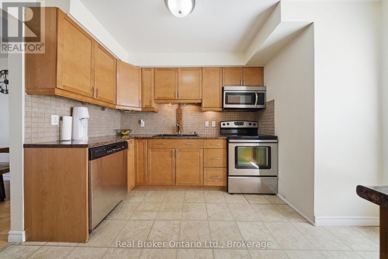 #41 32 MOWAT BOULEVARD - 8