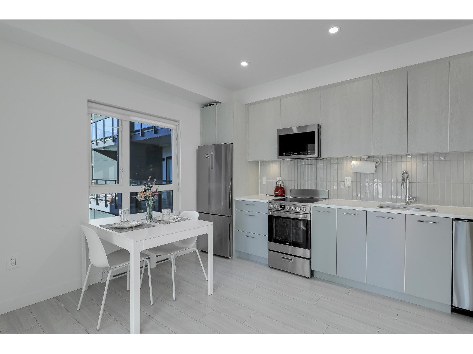 309 10777 138 Street - photo 2