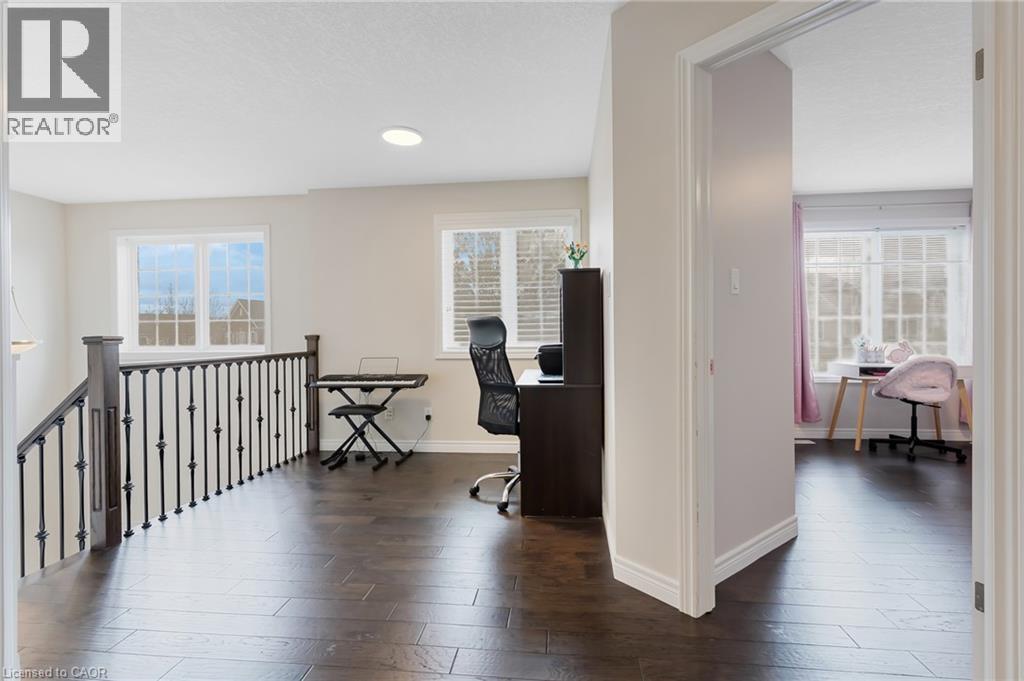 237 WATERBEND Crescent, Kitchener, Ontario, N2A4L3 — Photo 26