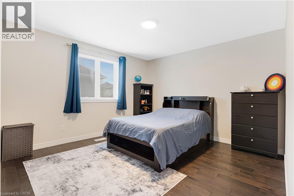 237 WATERBEND Crescent, Kitchener, Ontario, N2A4L3 — Photo 32