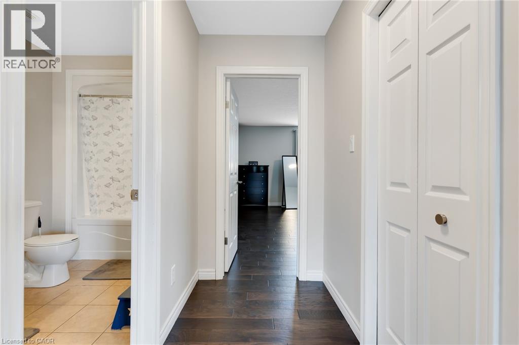 237 WATERBEND Crescent, Kitchener, Ontario, N2A4L3 — Photo 33