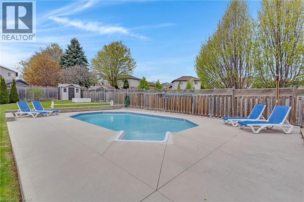 237 WATERBEND Crescent, Kitchener, Ontario, N2A4L3 — Photo 45