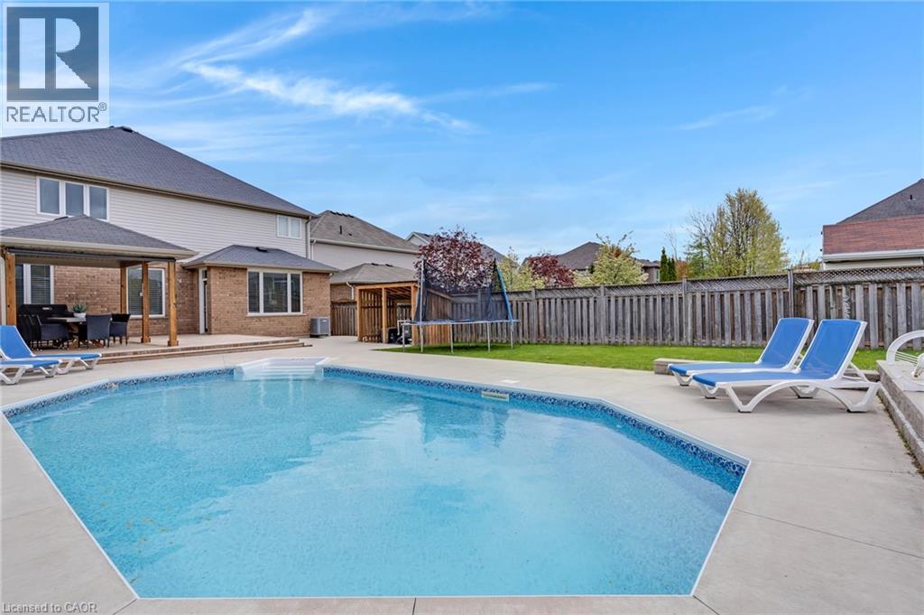 237 WATERBEND Crescent, Kitchener, Ontario, N2A4L3 — Photo 47