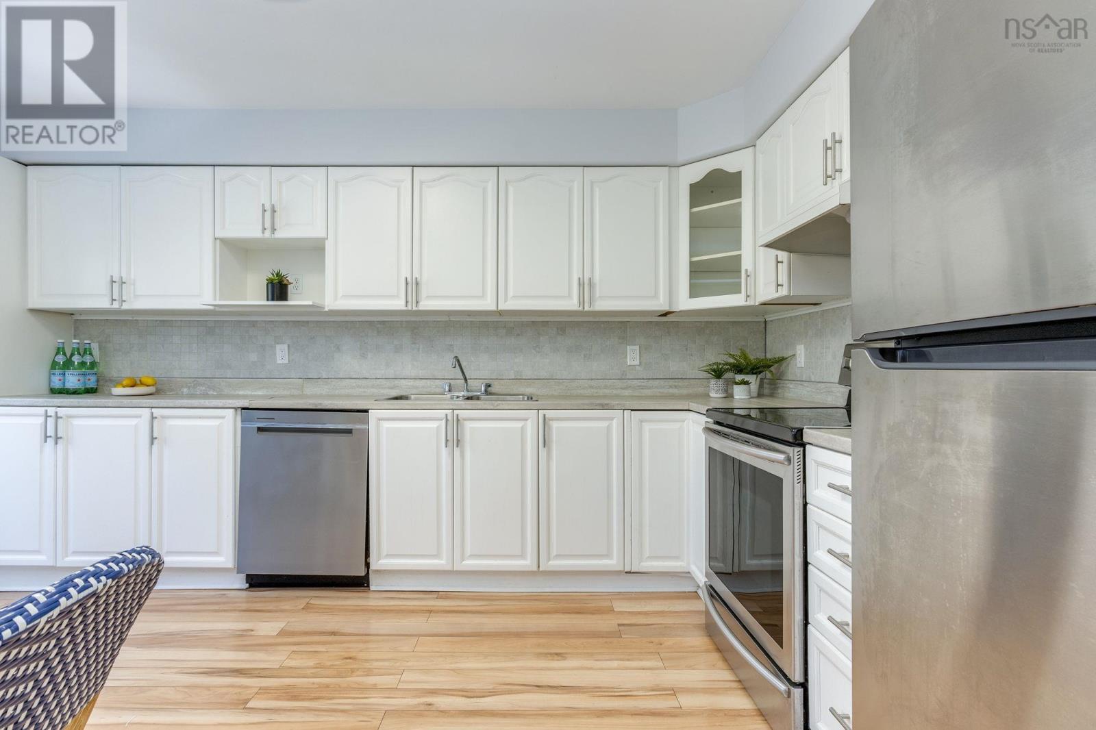 #311 2 Lake Drive - 13