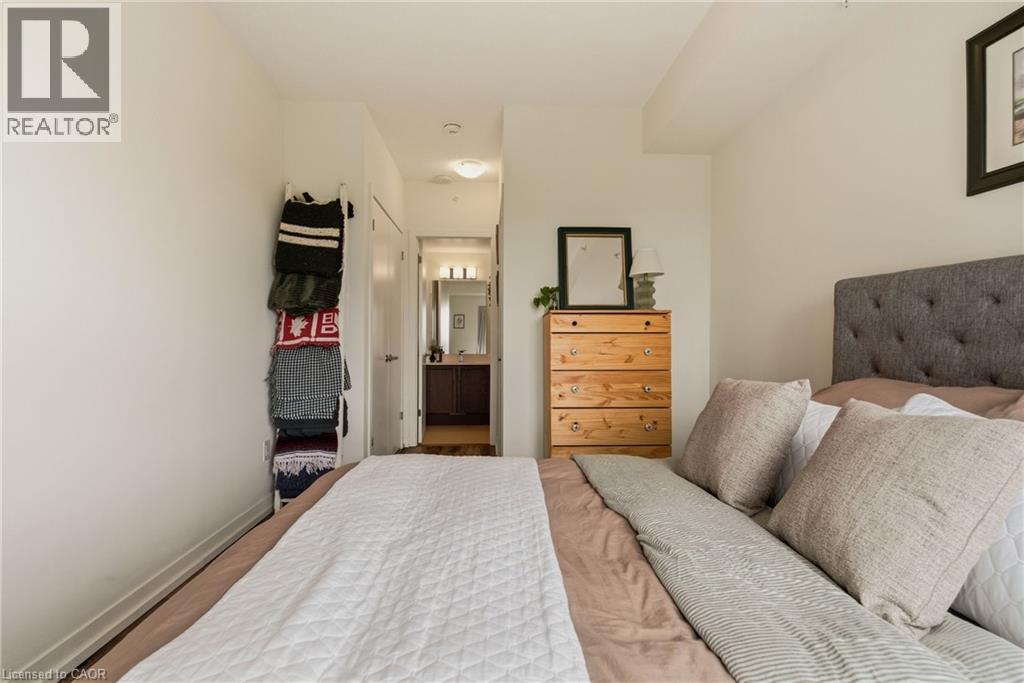 #311 550 NORTH SERVICE Road - 30