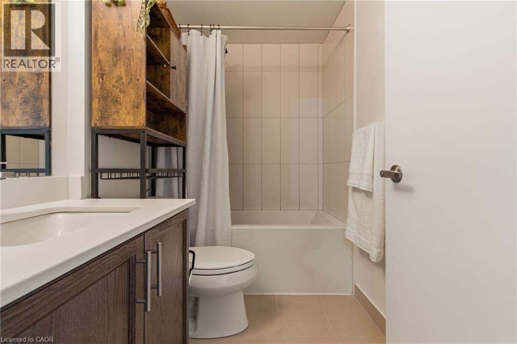 #311 550 NORTH SERVICE Road - 33