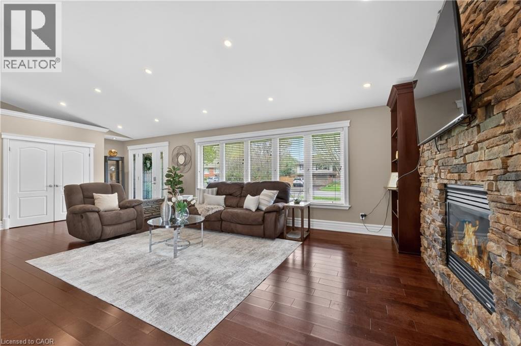 632 ELLENGALE Road, Burlington, Ontario, L7T3N8 — Photo 3