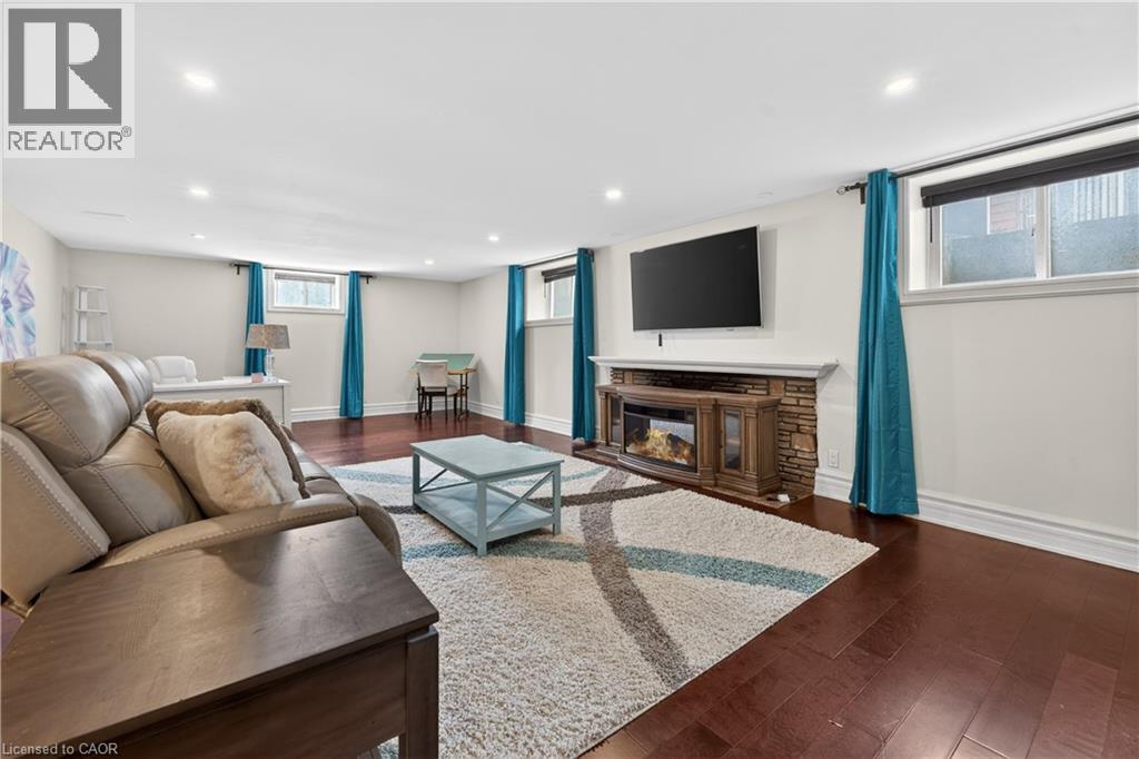 632 ELLENGALE Road, Burlington, Ontario, L7T3N8 — Photo 35