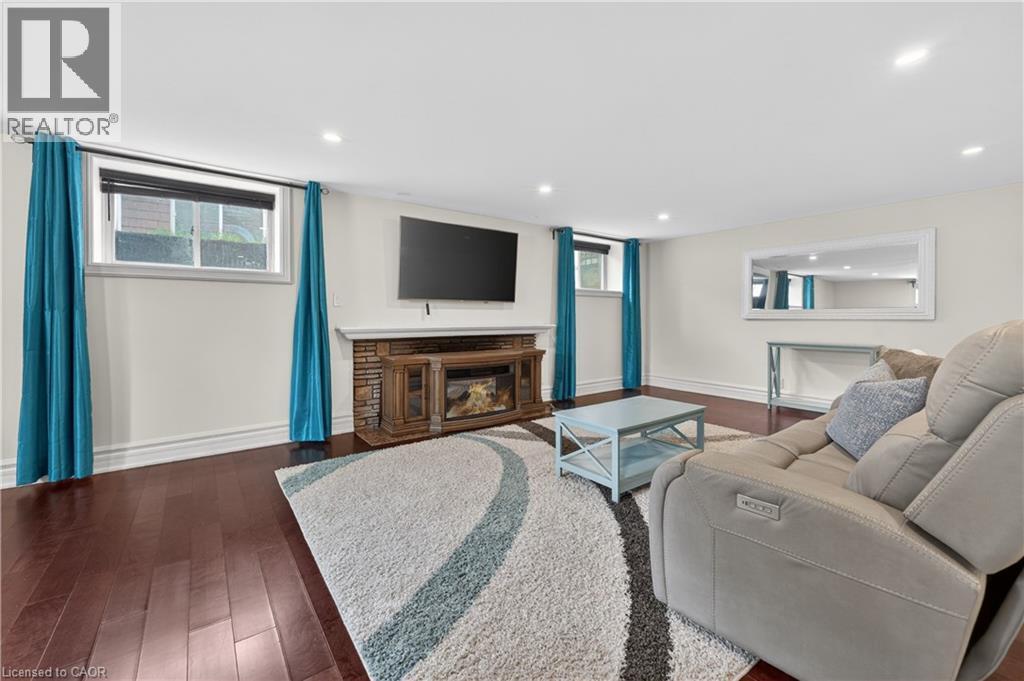 632 ELLENGALE Road, Burlington, Ontario, L7T3N8 — Photo 36