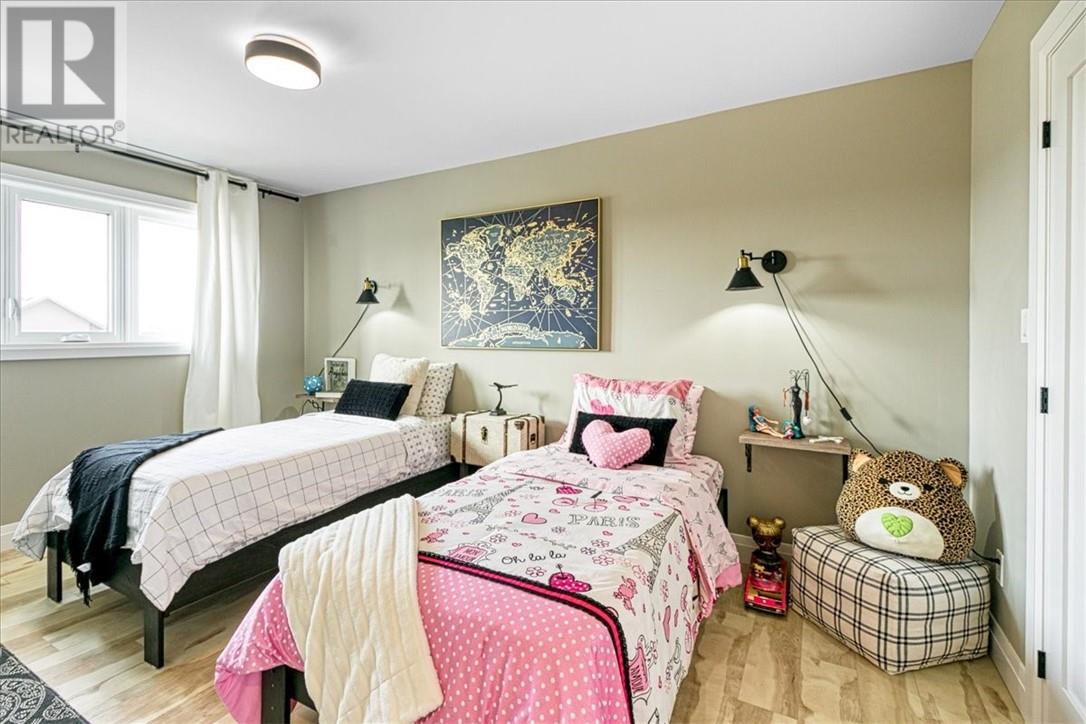 27 Noah Court - 24
