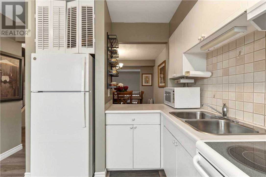 718 Auger Avenue - 11