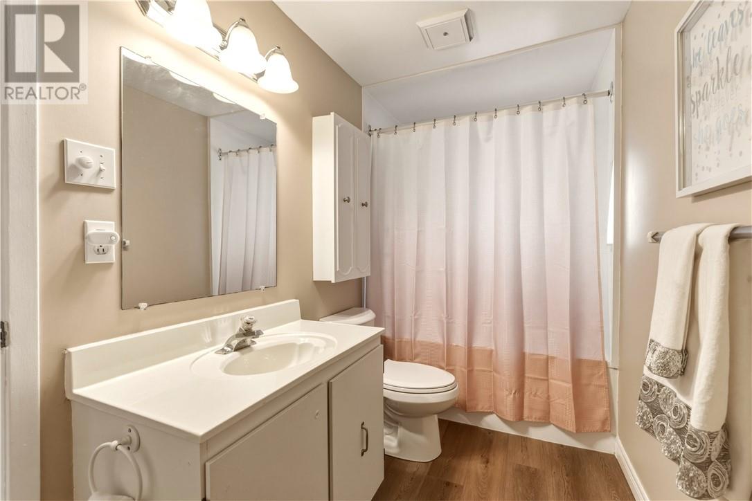 718 Auger Avenue - 17