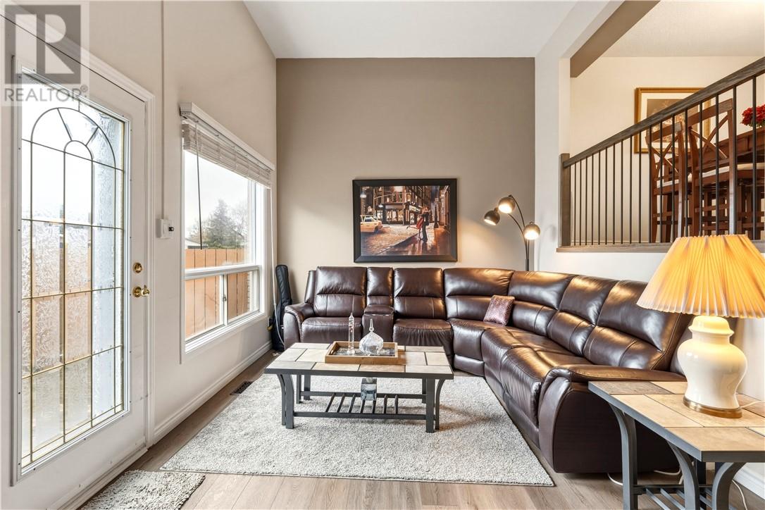 718 Auger Avenue - 4