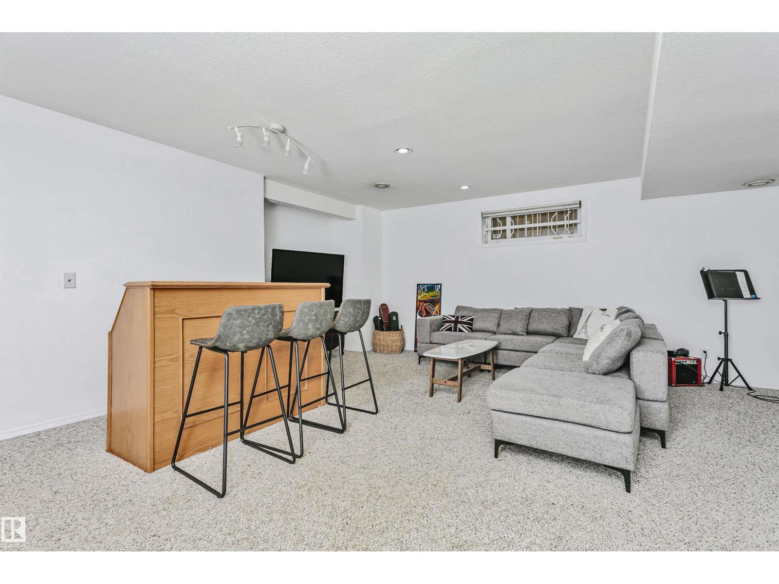 12907 136 ST NW NW, Edmonton