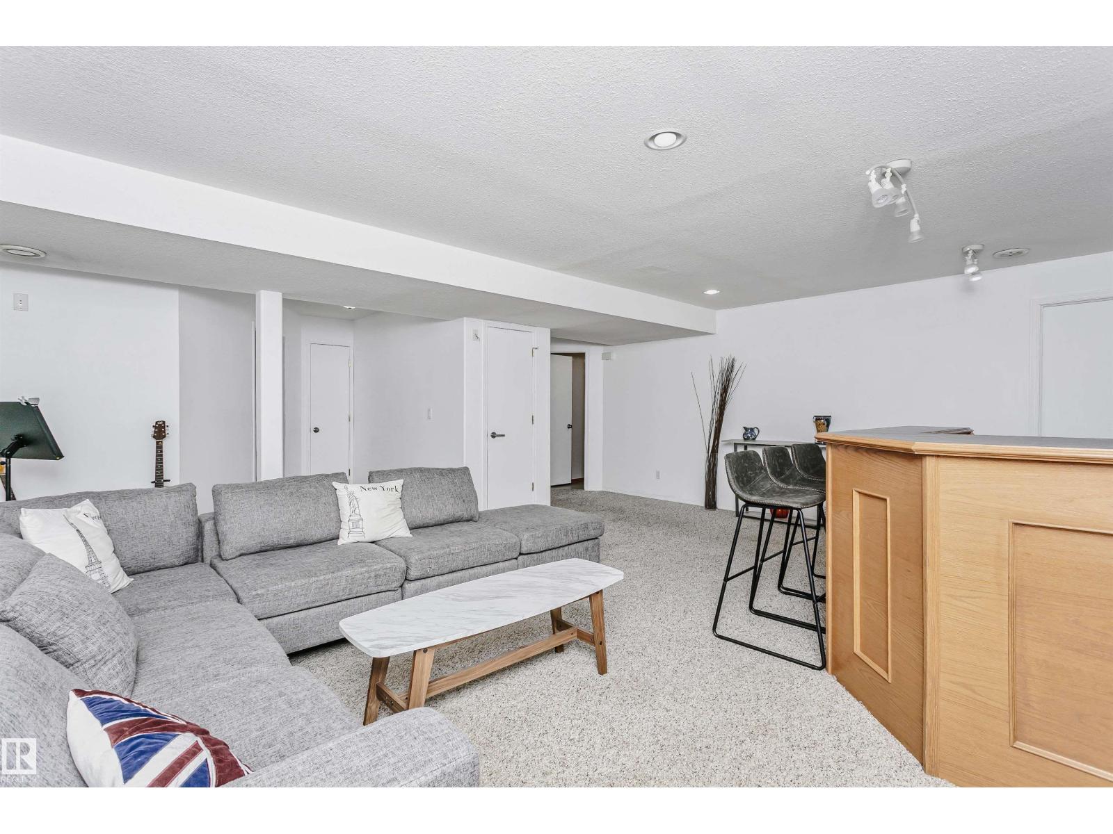 12907 136 ST NW NW, Edmonton