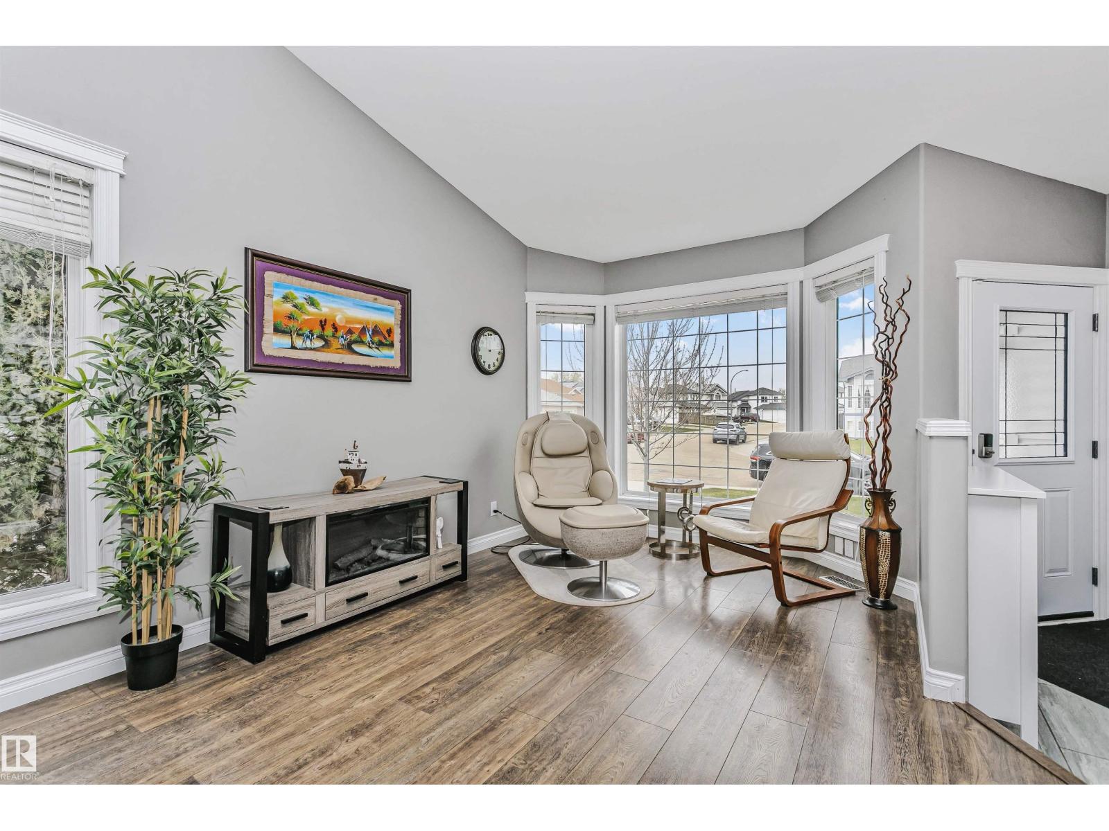 12907 136 ST NW NW, Edmonton