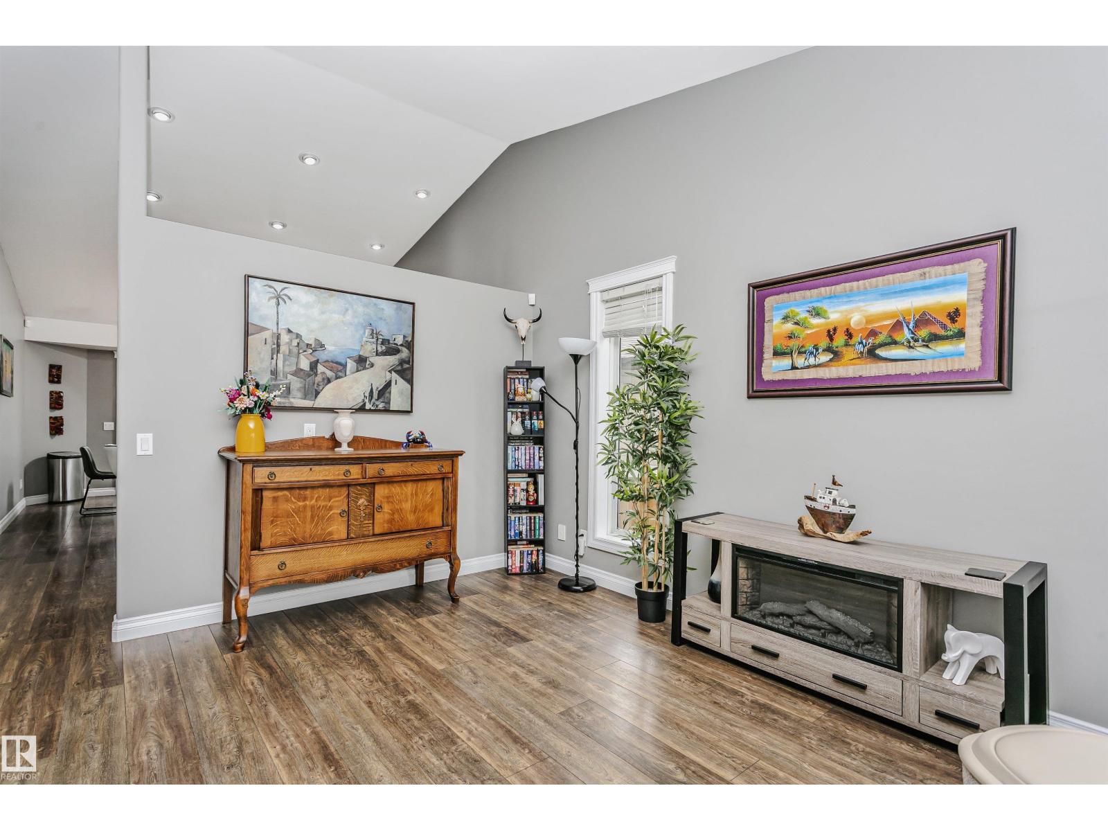 12907 136 ST NW NW, Edmonton