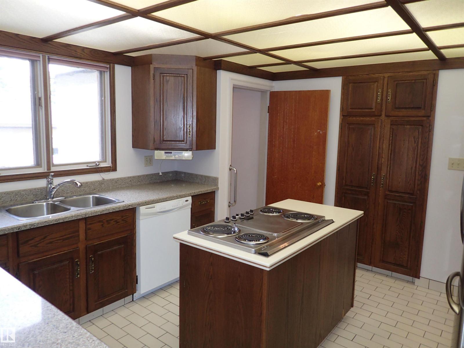9126 117 ST NW - 12