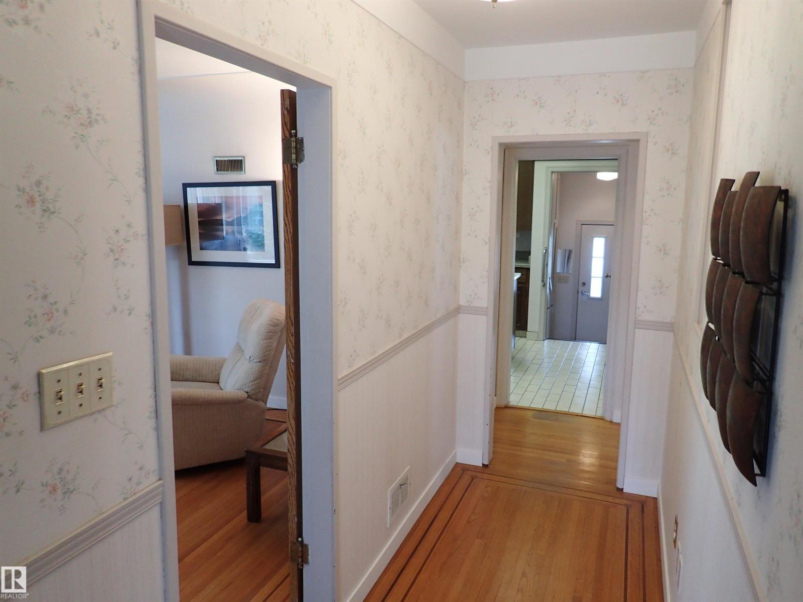 9126 117 ST NW - 20