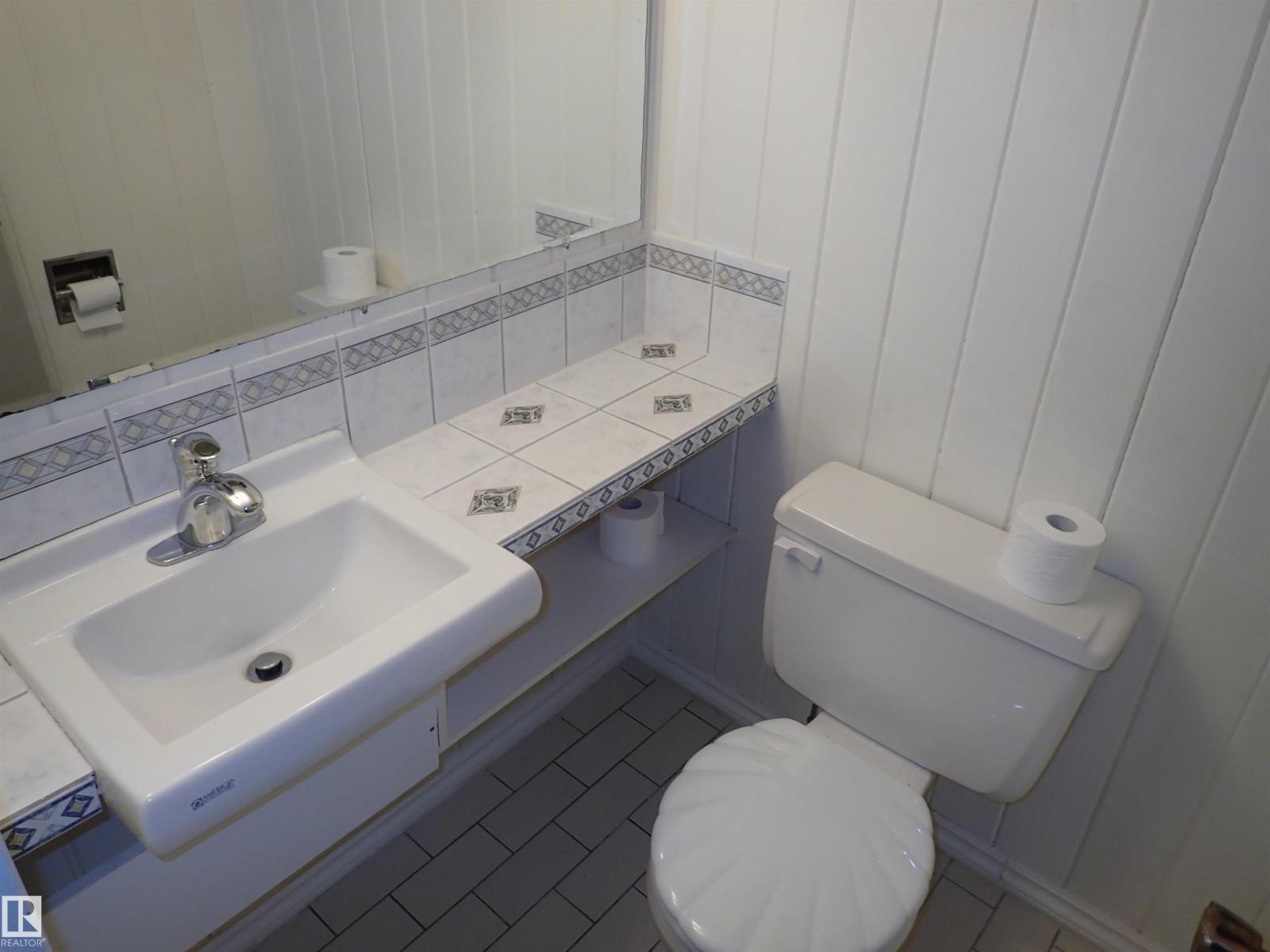 9126 117 ST NW - 29