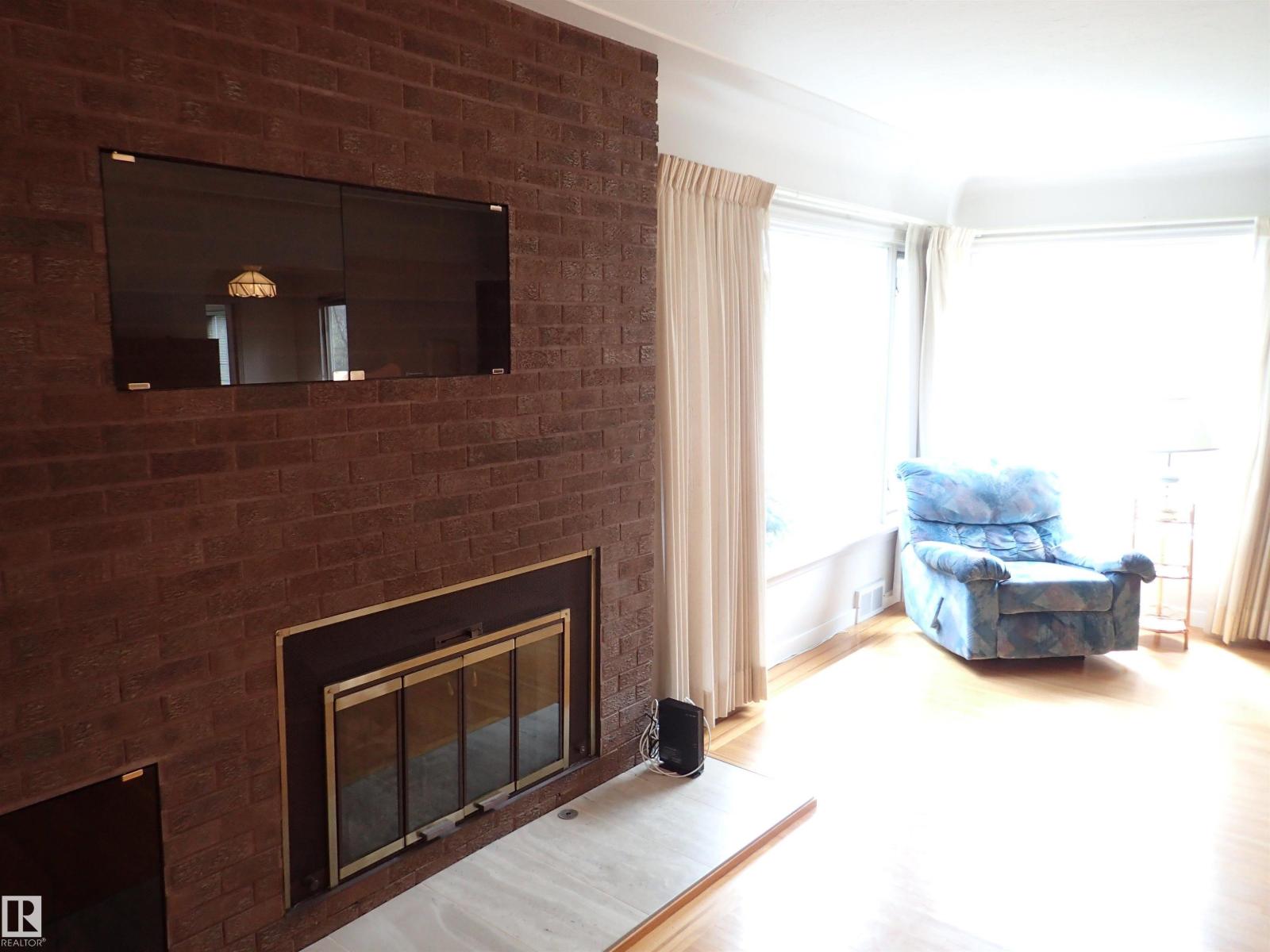 9126 117 ST NW - 6
