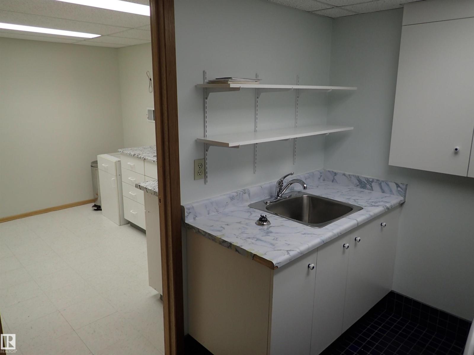9126 117 ST NW - 31