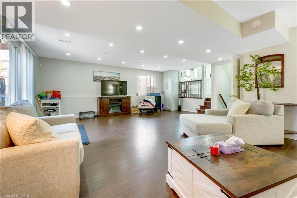 183 BUSH CLOVER Crescent, Kitchener, Ontario, N2E3P7 — Photo 15