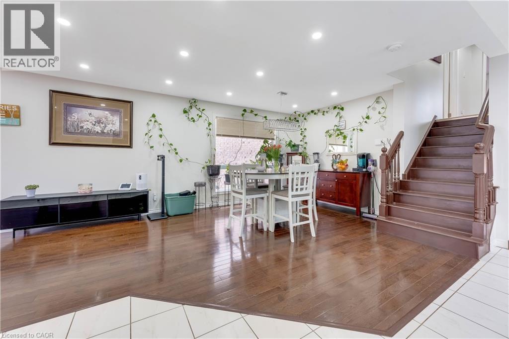183 BUSH CLOVER Crescent, Kitchener, Ontario, N2E3P7 — Photo 10