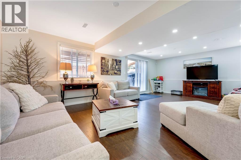 183 BUSH CLOVER Crescent, Kitchener, Ontario, N2E3P7 — Photo 14