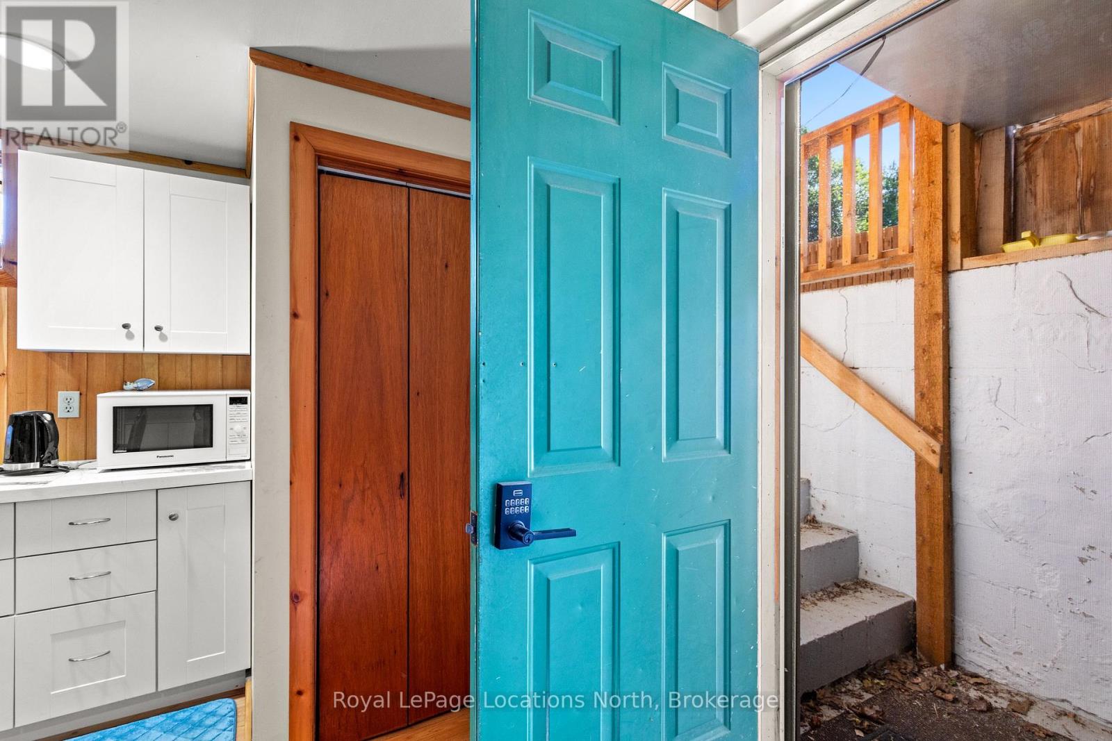 24 OLIVER CRESCENT - 36
