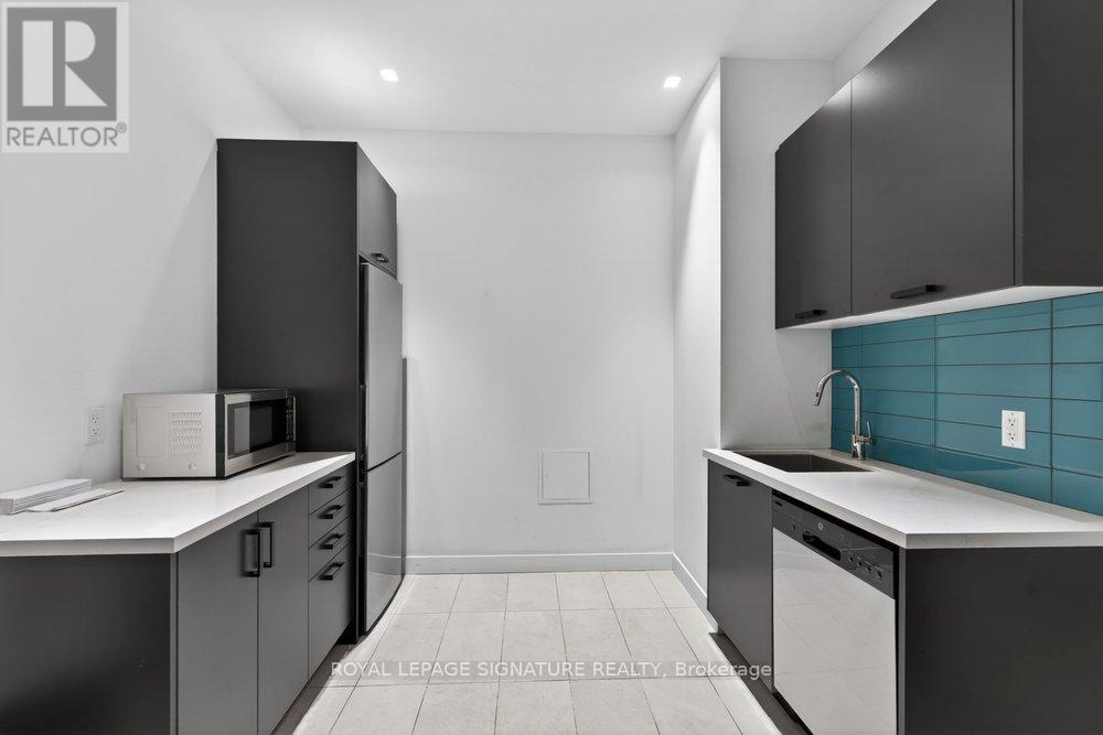 #109 2301 DANFORTH AVENUE - 27