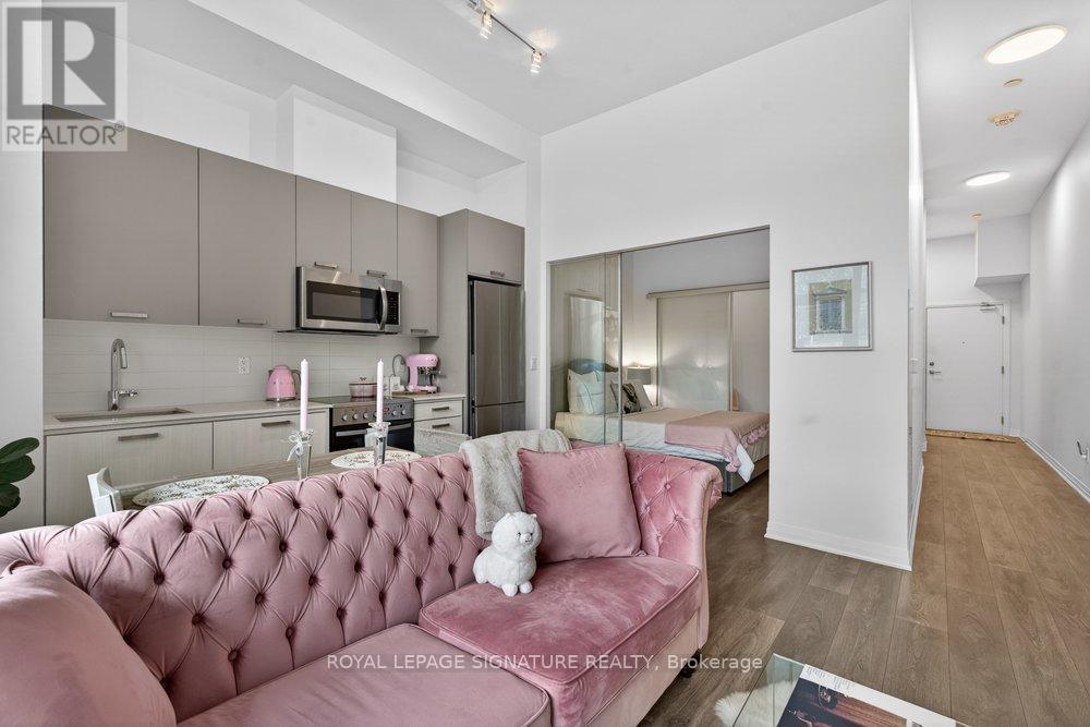 #109 2301 DANFORTH AVENUE - 7