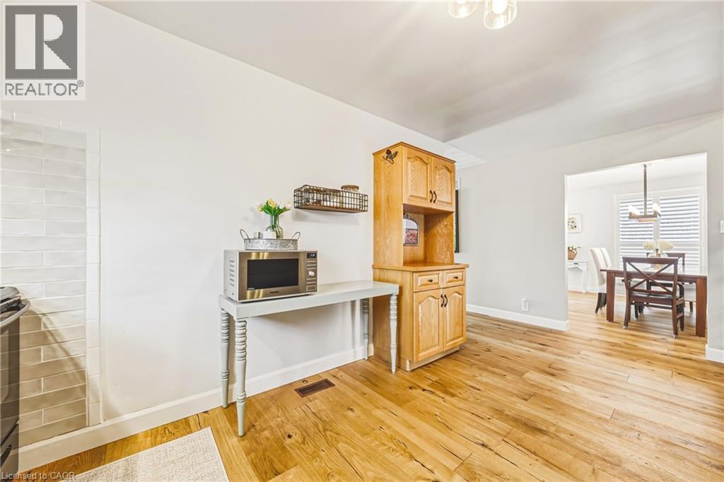 103 EMPRESS Avenue - 12