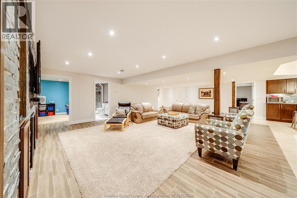 7840 STELLA CRESCENT, Windsor, Ontario, N8T3R8 — Photo 5