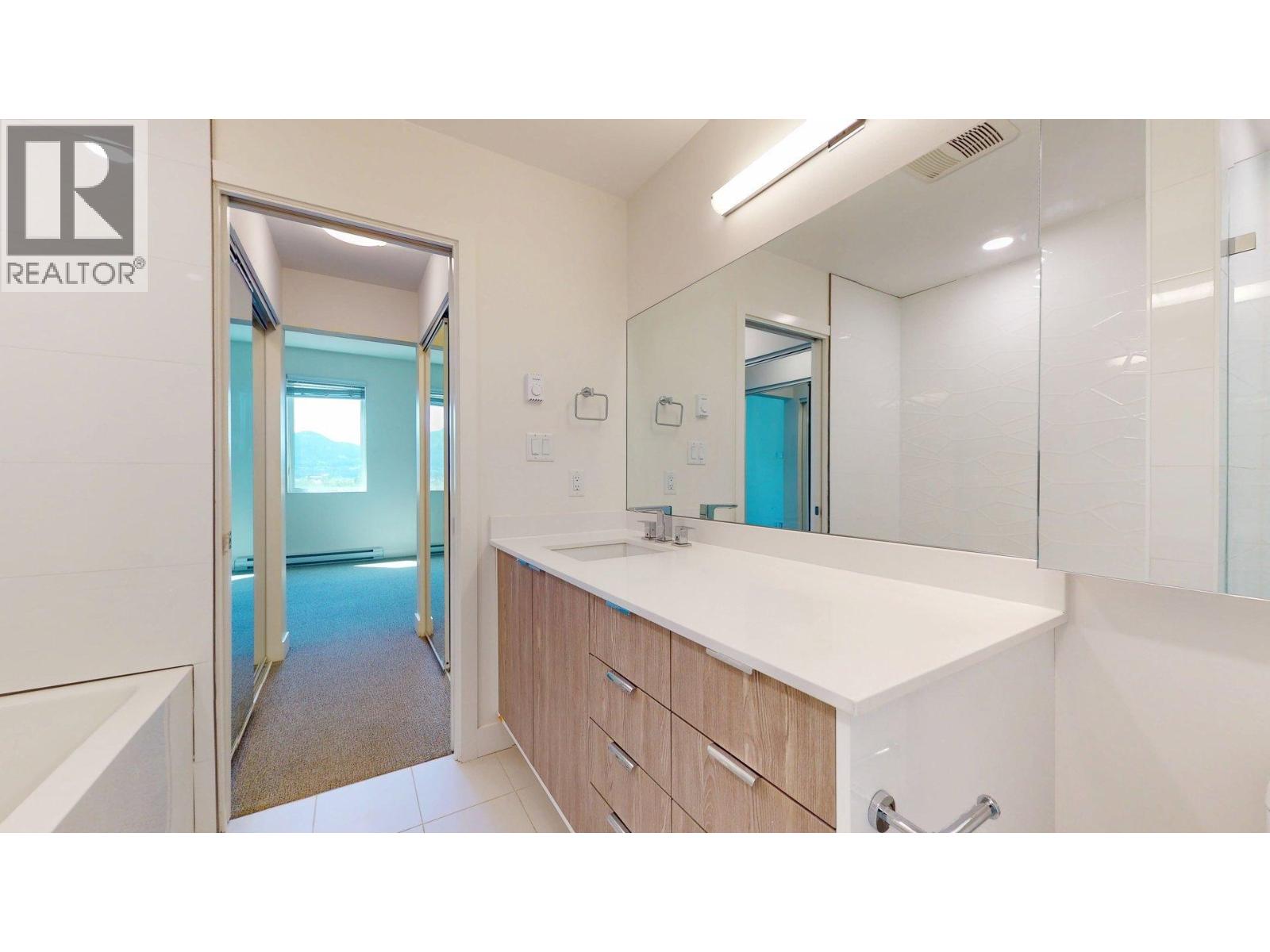 604 37881 CLEVELAND AVENUE, Squamish