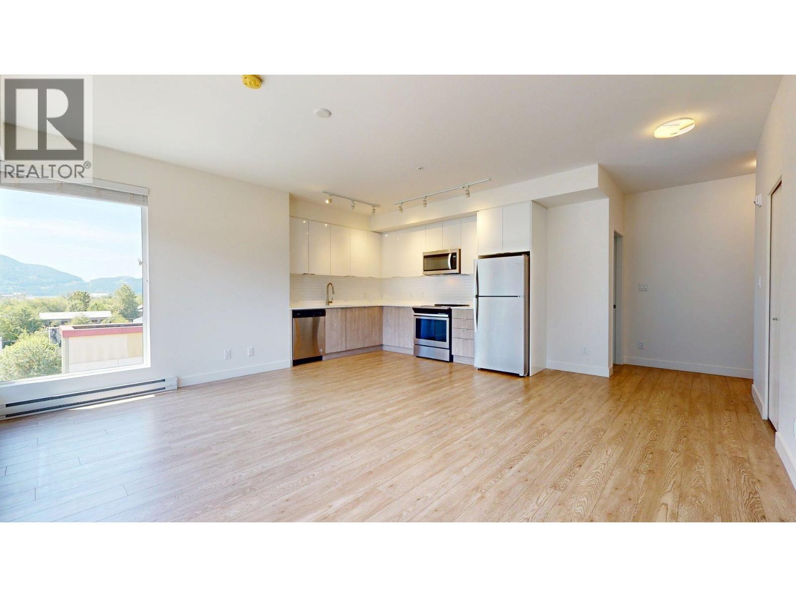 604 37881 CLEVELAND AVENUE, Squamish