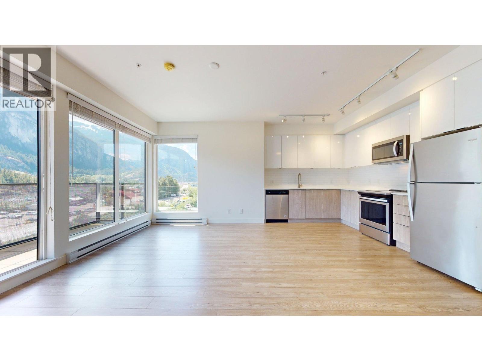 604 37881 CLEVELAND AVENUE, Squamish