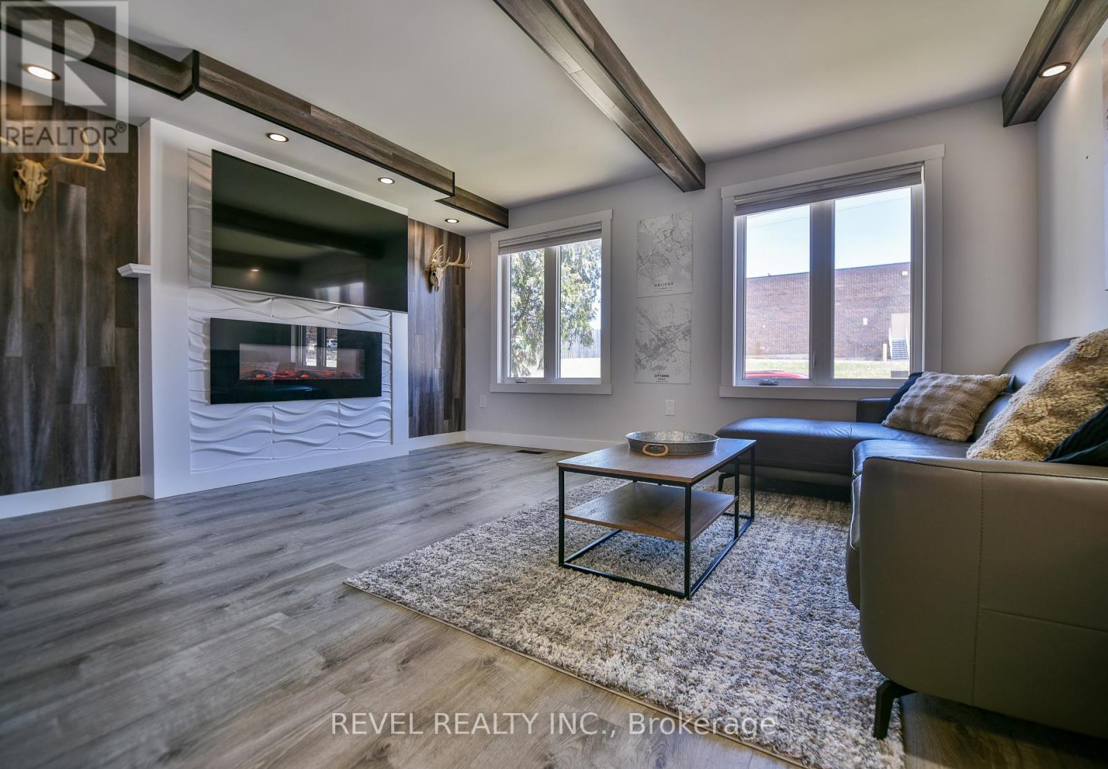 49 REA STREET N - 22