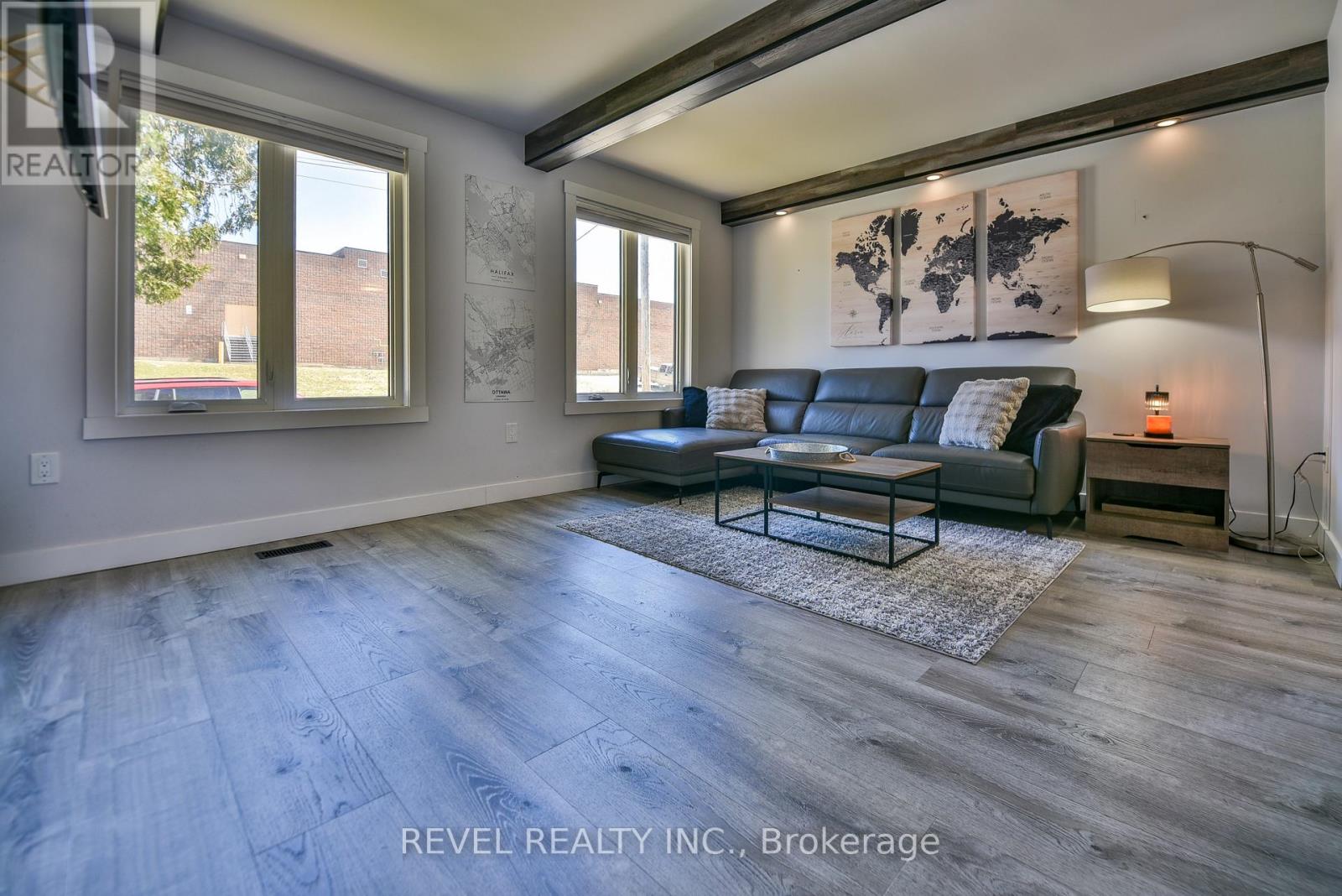 49 REA STREET N - 20