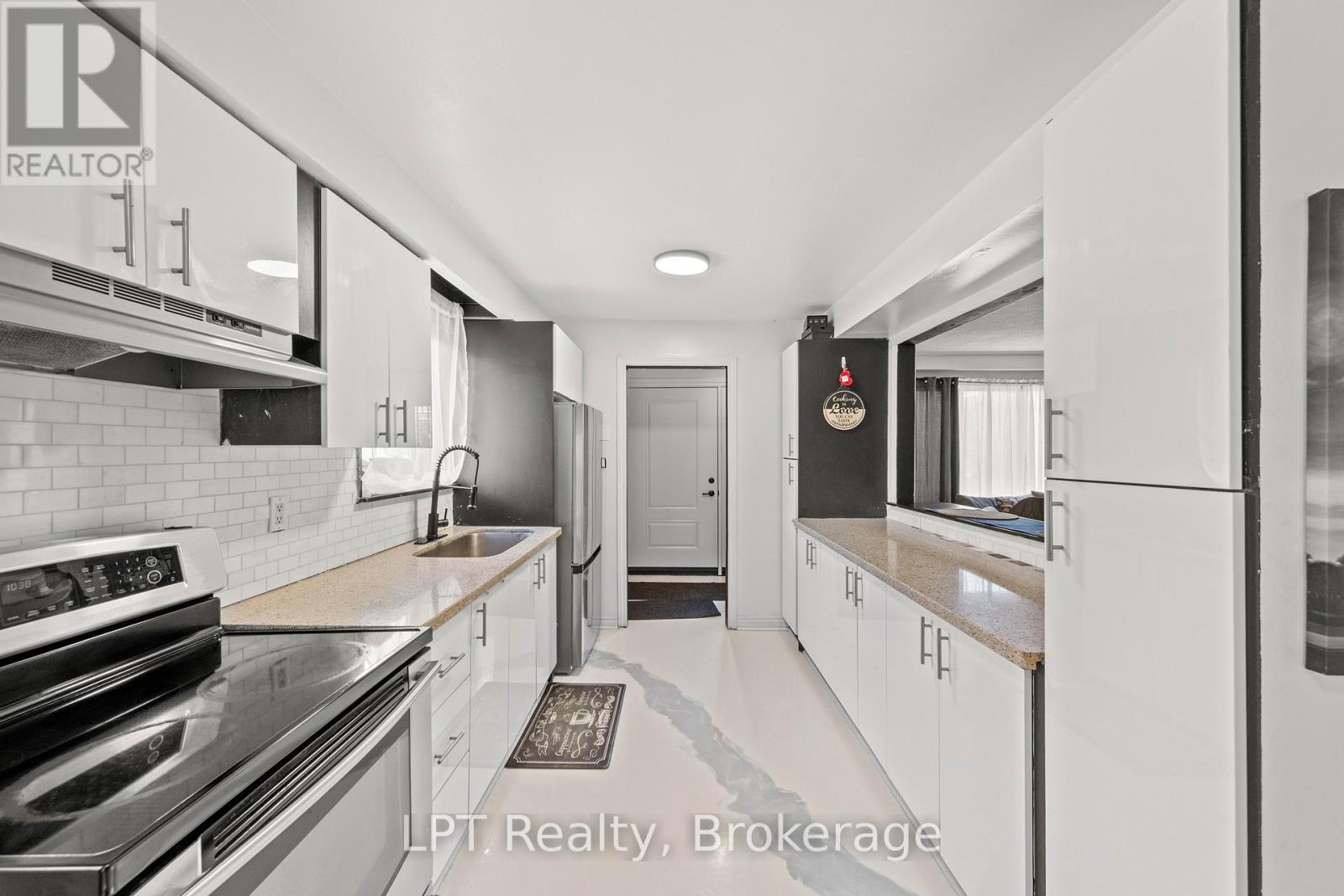 7 BRIARBLUFF AVENUE - 19