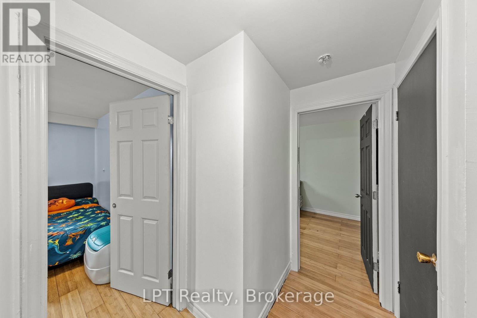 7 BRIARBLUFF AVENUE - 35