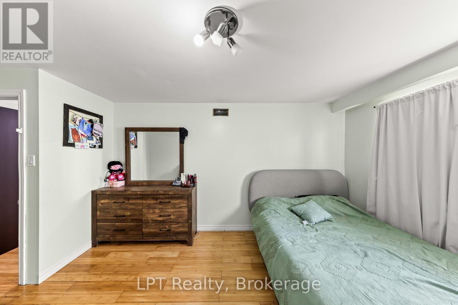 7 BRIARBLUFF AVENUE - 42