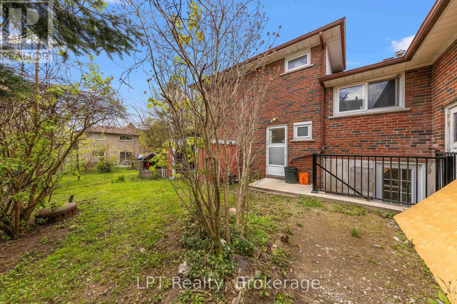 7 BRIARBLUFF AVENUE - 46