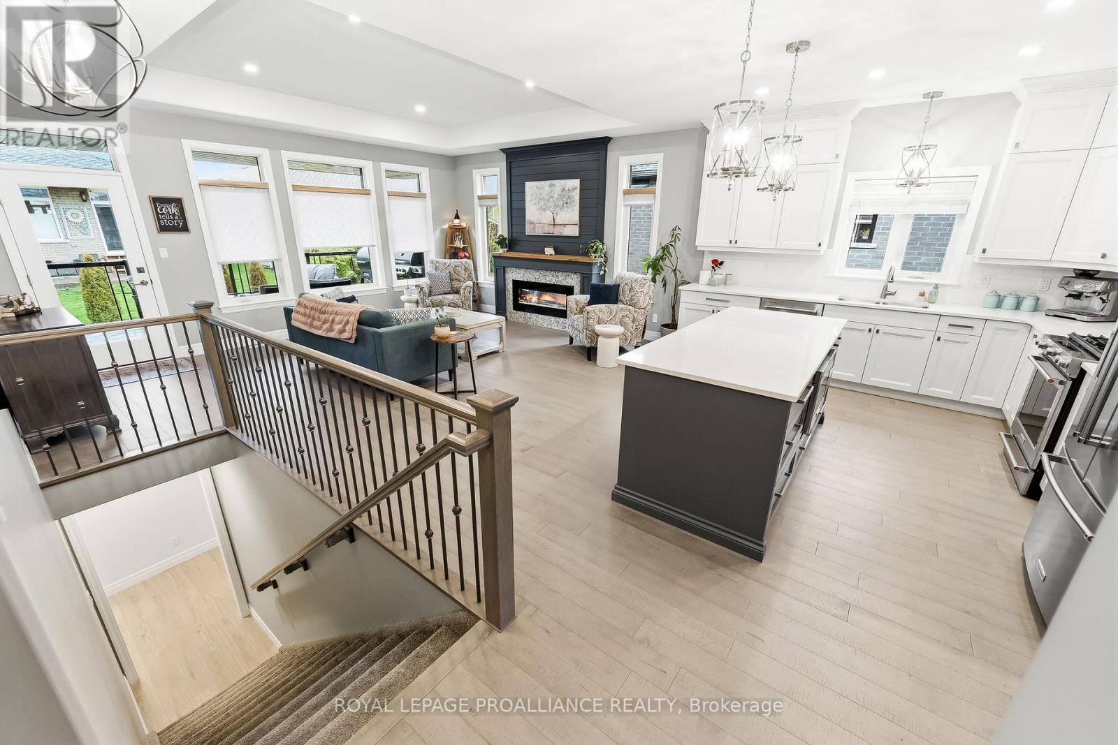 82 ESSEX DRIVE - 25