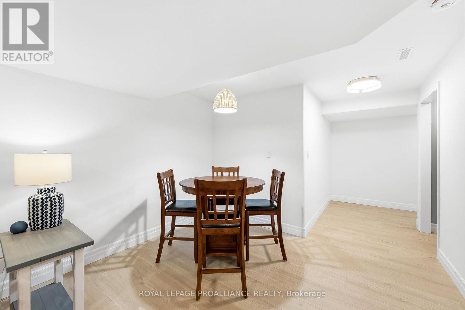 82 ESSEX DRIVE - 29
