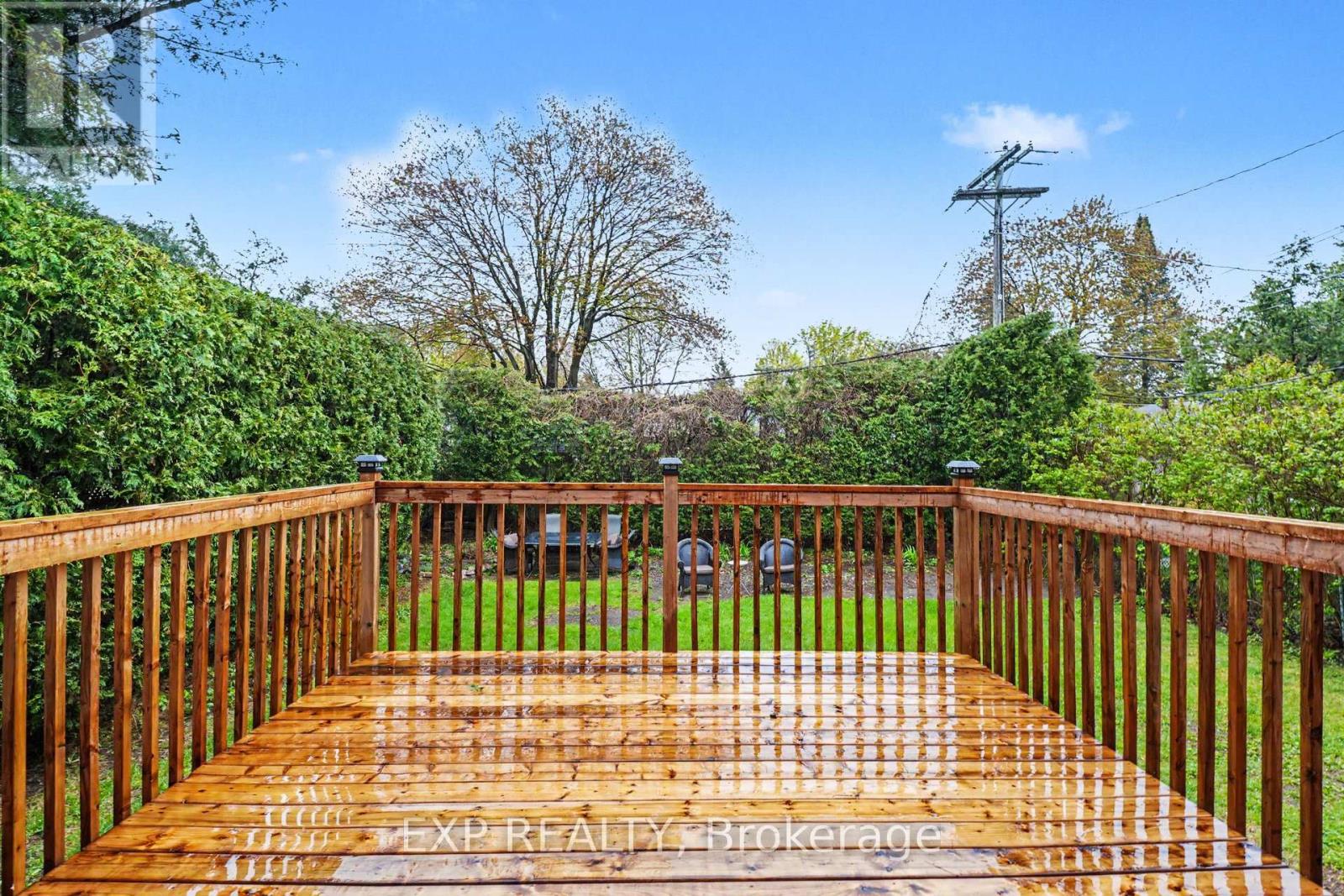 885 PINEWOOD CRESCENT - 30