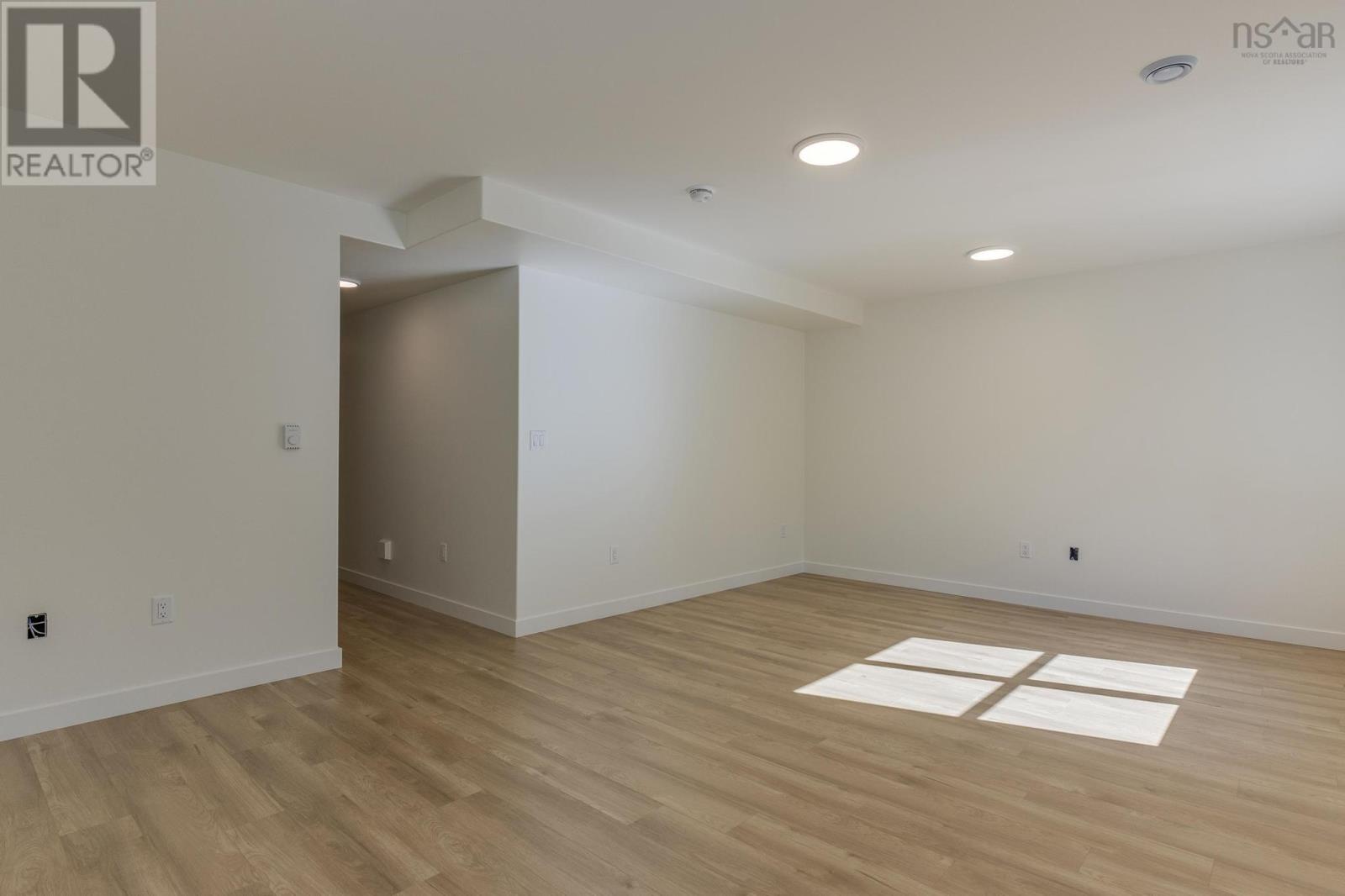 DA-55 185 Darner Drive - 40