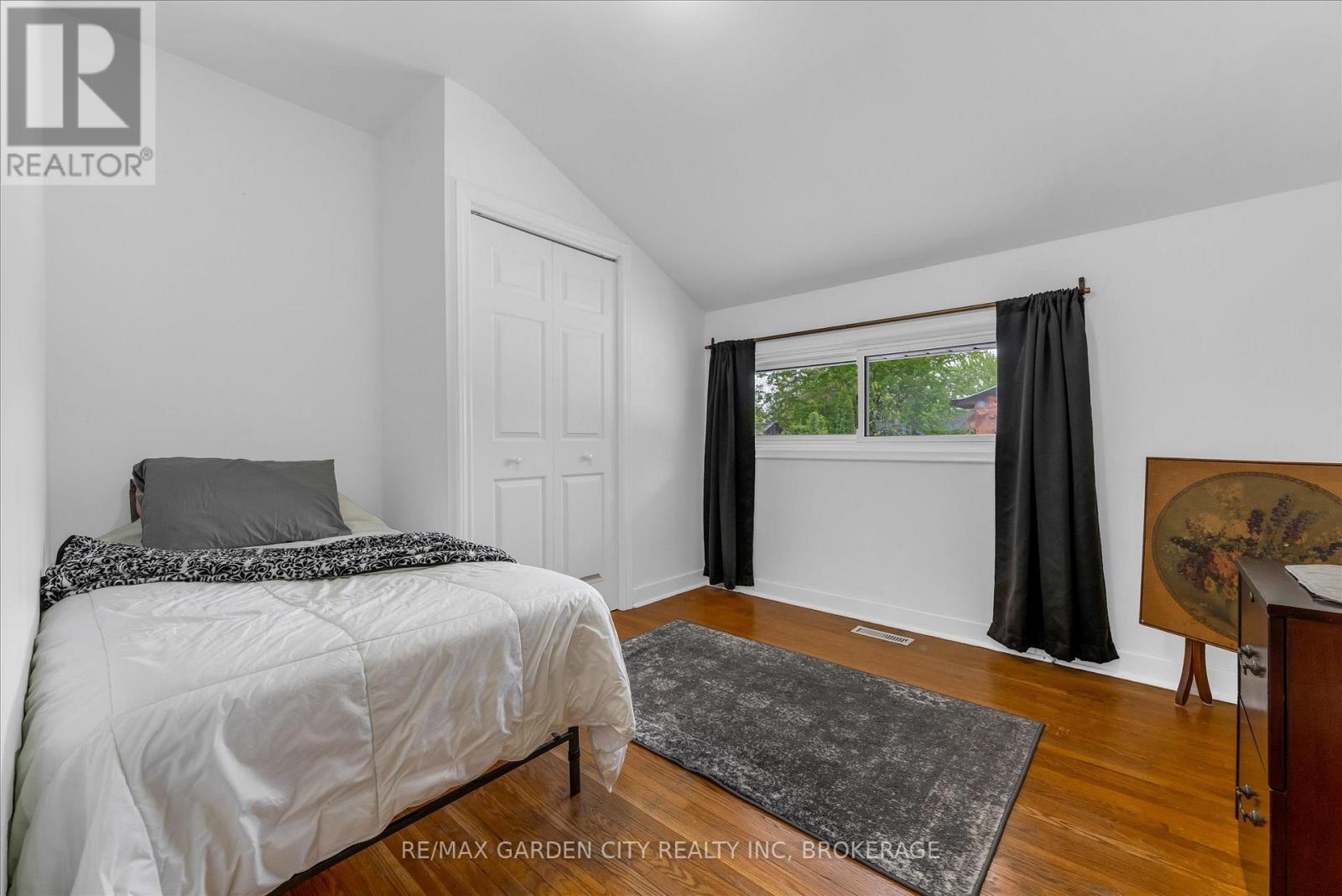 44 ALEXANDRA BOULEVARD - 13