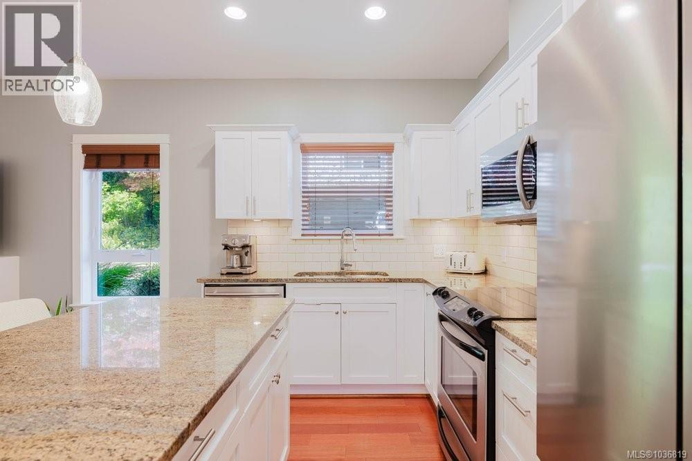 107 101 Nursery Hill Dr, View Royal